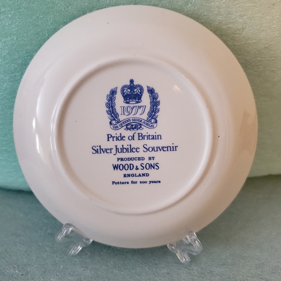 1977 Wood & Sons Silver Jubilee Trinket Di… - Picture 3 of 3